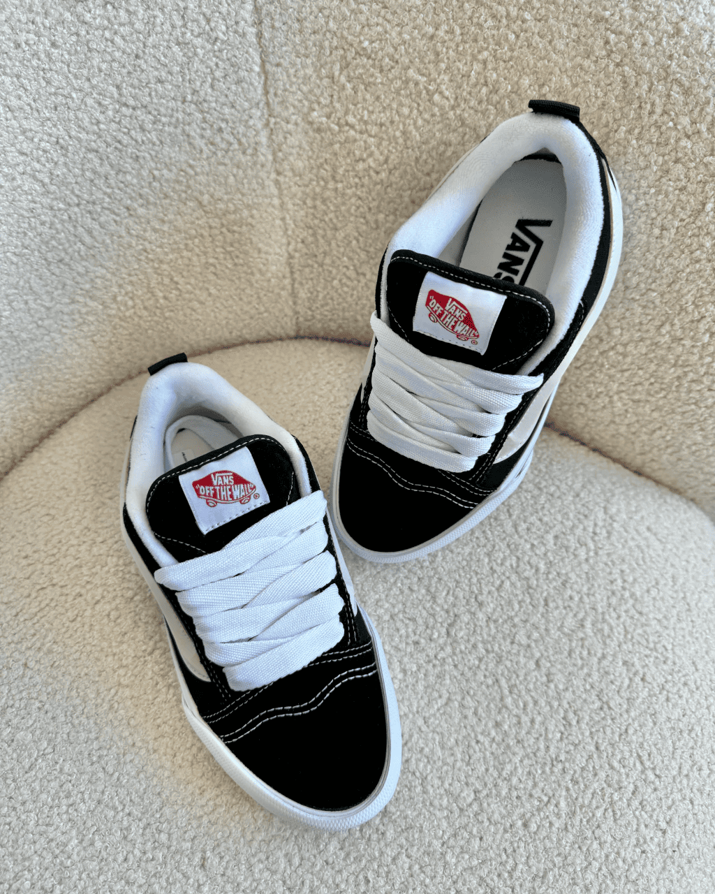 Tênis Knu Skool Preto e Branco Skate Retrô